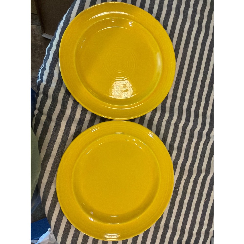 Metlox Colorstax Yellow Dinner Plates Set of 2 Mid Century Modern MCM 10.5 Inch